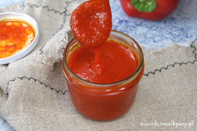 Ketchup z papryki i pomidorów